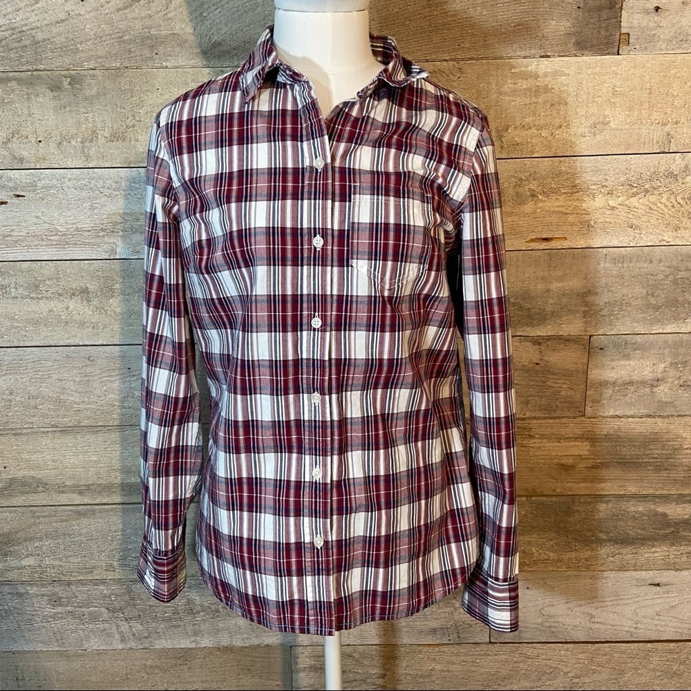 Gap women's plaid button up boyfriend shirt in size x-small